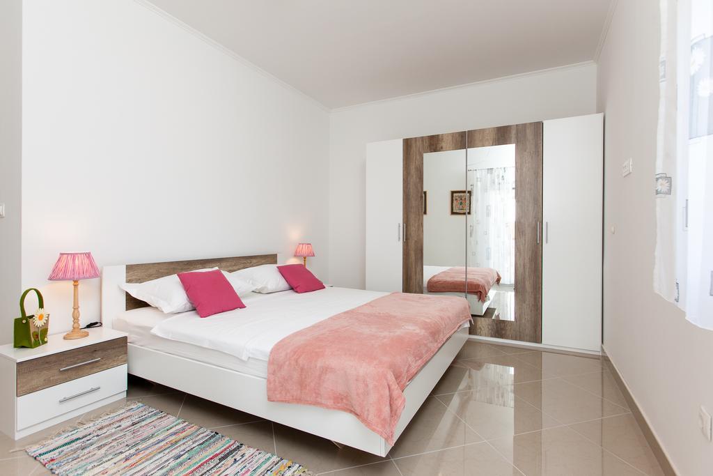 Knezovic Apartments Podstrana Extérieur photo